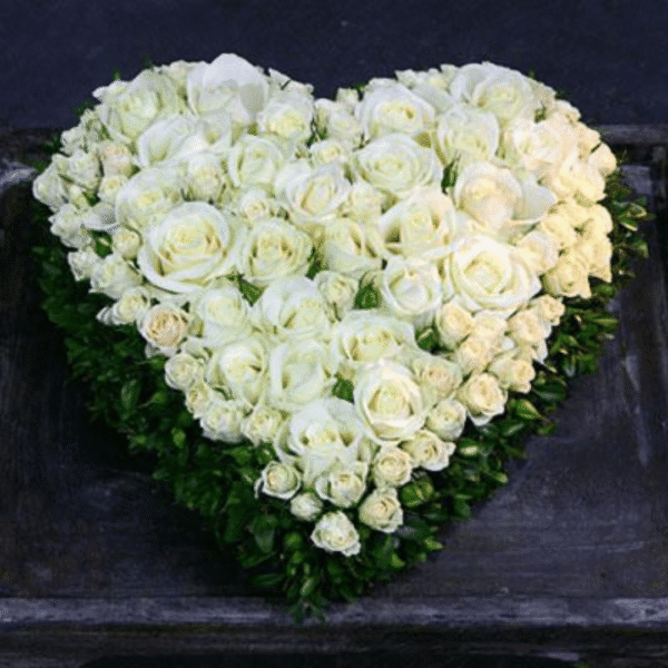 Hartvormig bloemstuk 40 cm