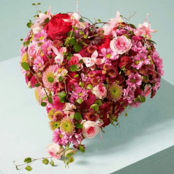 Hartvormig bloemstuk 30 cm