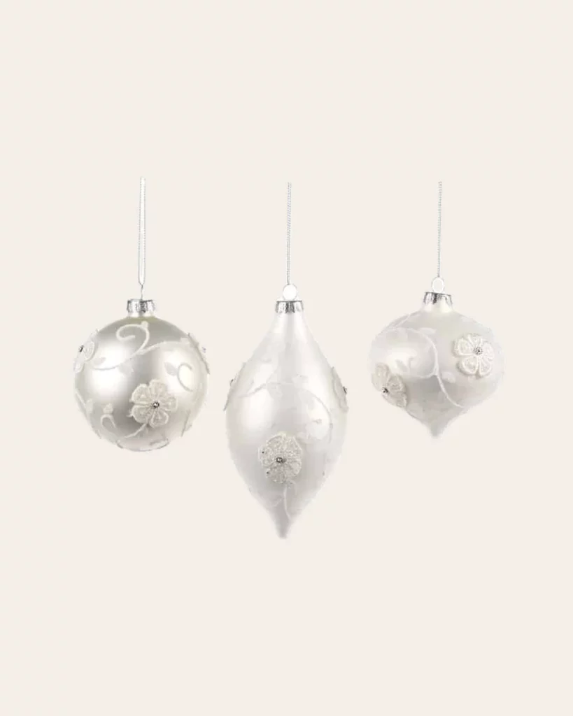 GLSS Lace flower ball WH 3 pcs.